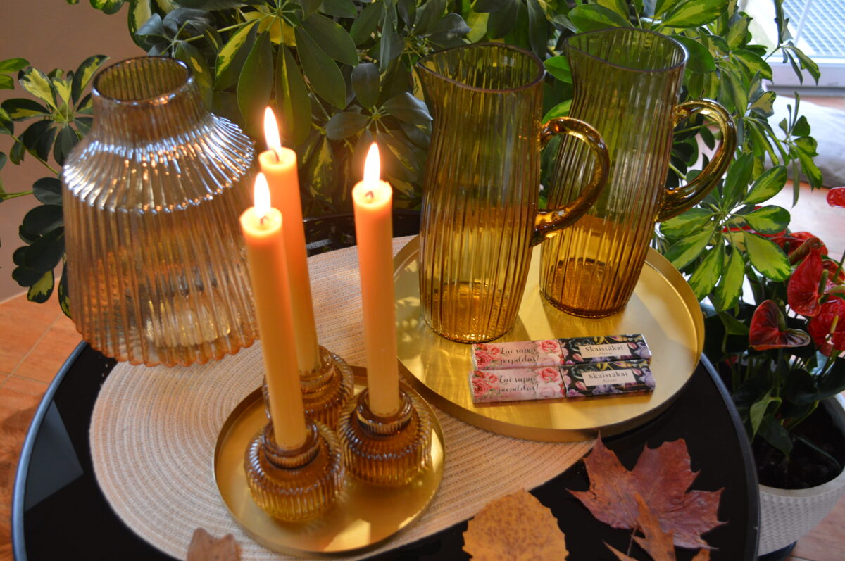 Galdautu, dekoru, sveču un trauku īre
